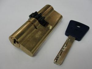 Цилиндровый механизм MUL-T-LOCK 7*7 38/33 ключ/ключ(Израиль) купить в интернет-магазине «Планета Замков» за 1700 руб. в Москве