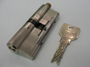 Цилиндр EWWA 3KS 36-36 ключ/вертушка(Австрия) купить в интернет-магазине «Планета Замков» за 7800 руб. в Москве