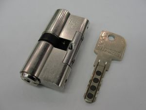 Цилиндр EWWA MCS 31-31 ключ/ключ(Австрия) купить в интернет-магазине «Планета Замков» за 15000 руб. в Москве