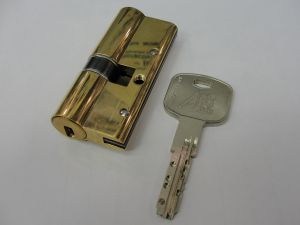 Цилиндр CISA AP3 S 40-40 ключ/ключ(Италия) купить в интернет-магазине «Планета Замков» за 3900 руб. в Москве
